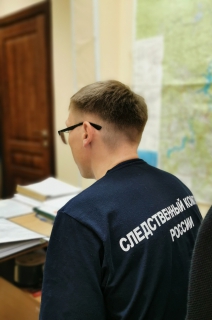 Житель Орджоникидзевского района города Перми, обвиняемый в  причинении смертельных травм отчиму, предстал перед судом